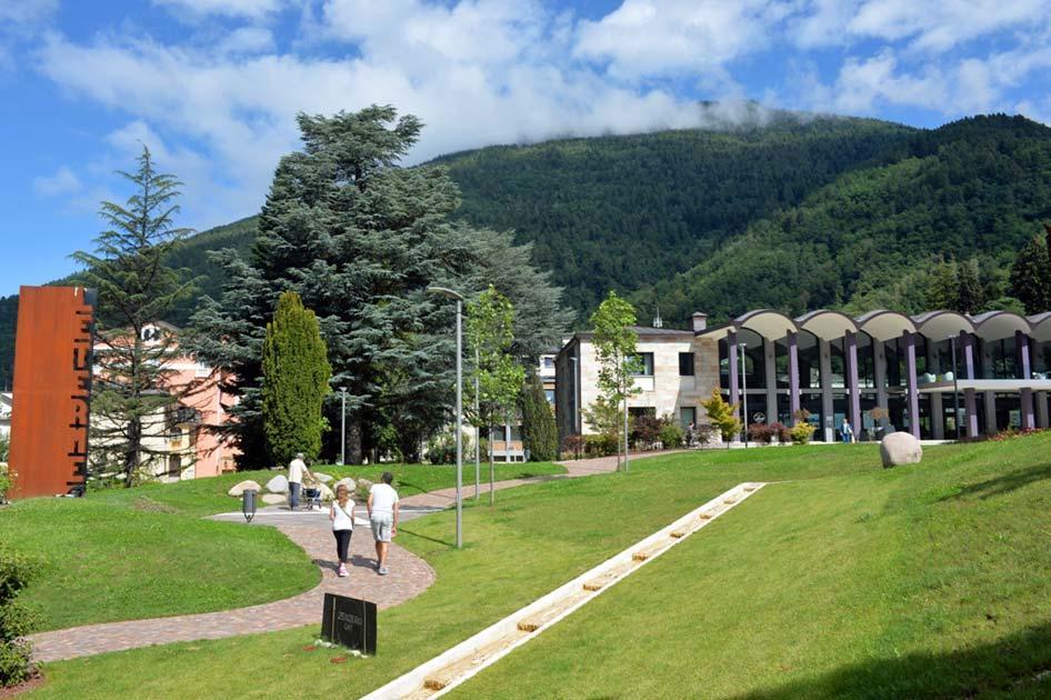 Bed and Breakfast Da Rosemarie Levico Terme Exterior foto
